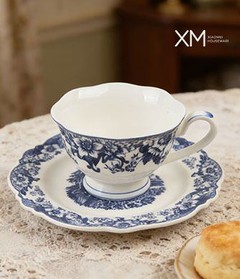 Puodelis ir lėkštė